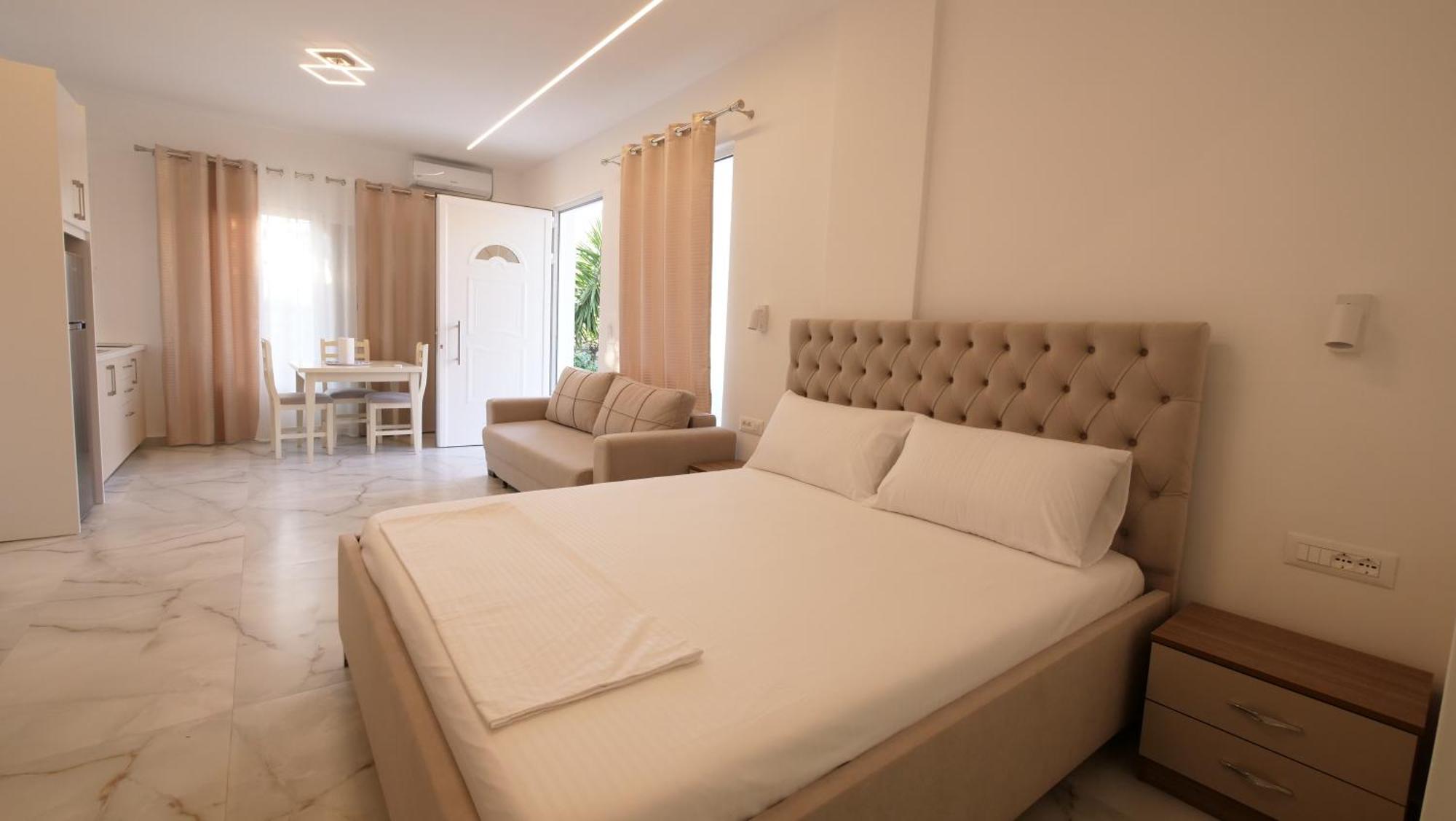 Blue Mare Apartments Саранде Екстериор снимка