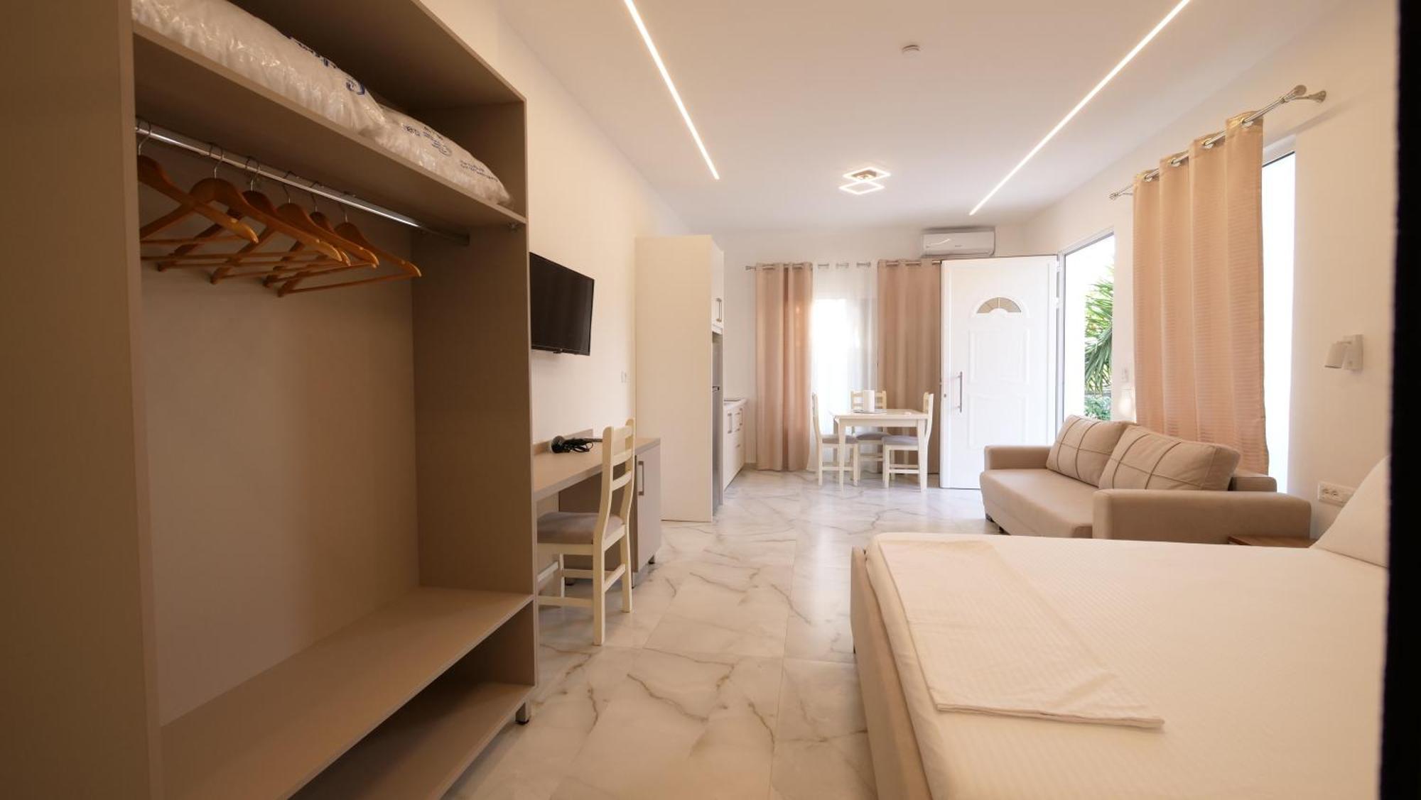 Blue Mare Apartments Саранде Екстериор снимка