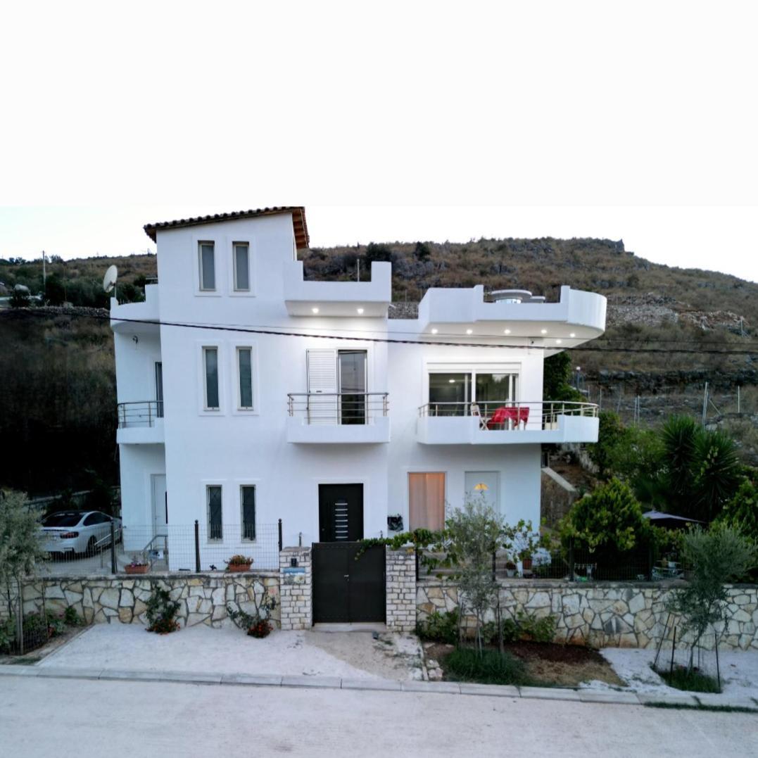 Blue Mare Apartments Саранде Екстериор снимка